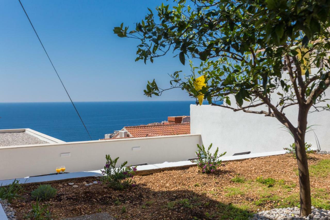 Jakov I Lucija Apartman